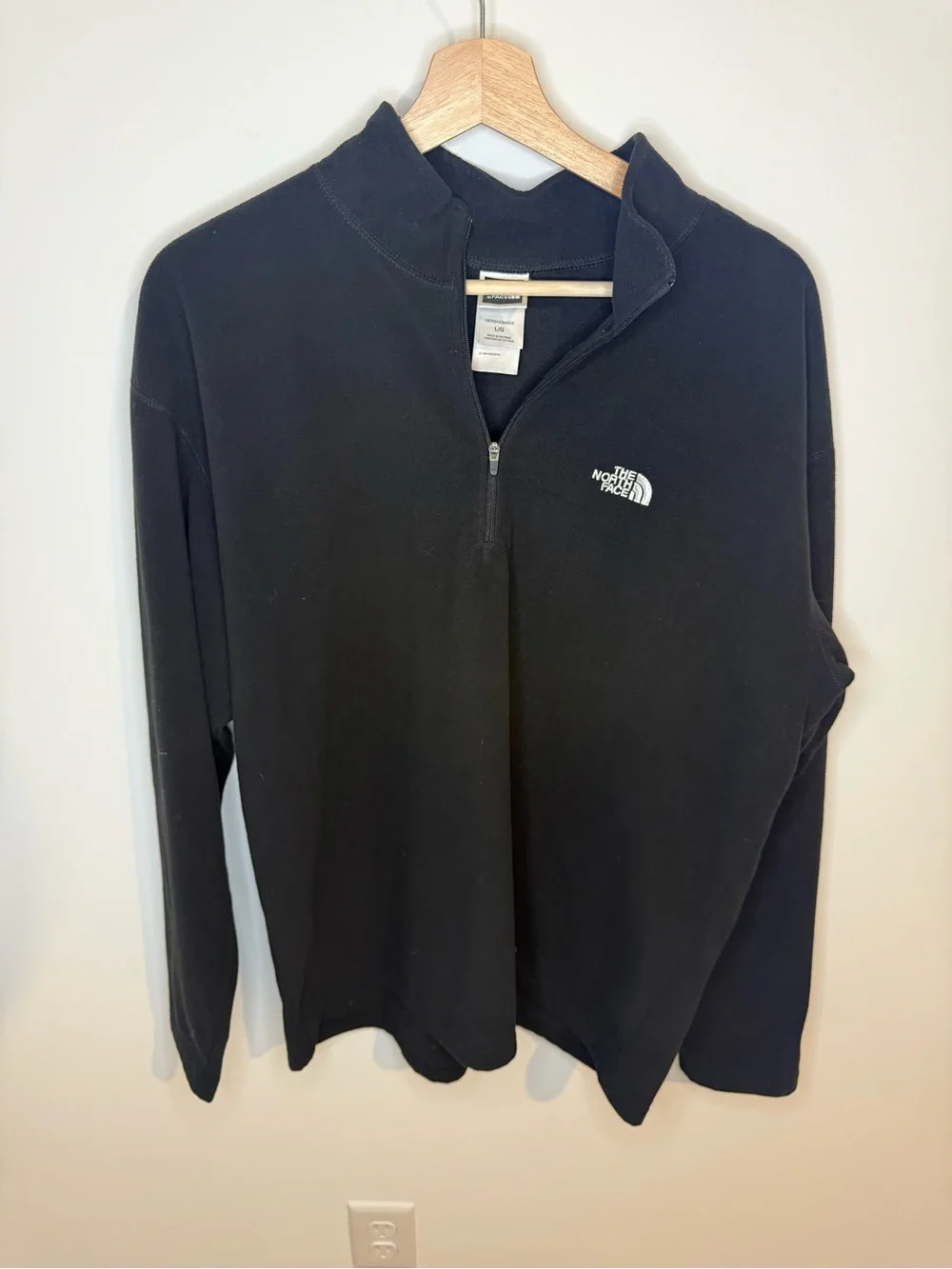 The North Face Men’s Black Quarter-Zip Fleece Pullover | L